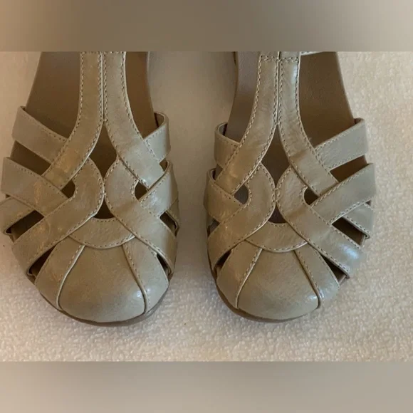 WEAR EVER AMOR SLIP ON SHOES - SZ 7M - Picture 2 of 5